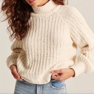 NWT - Abercrombie Textural Chenille Turtleneck Sweater, cream, size M